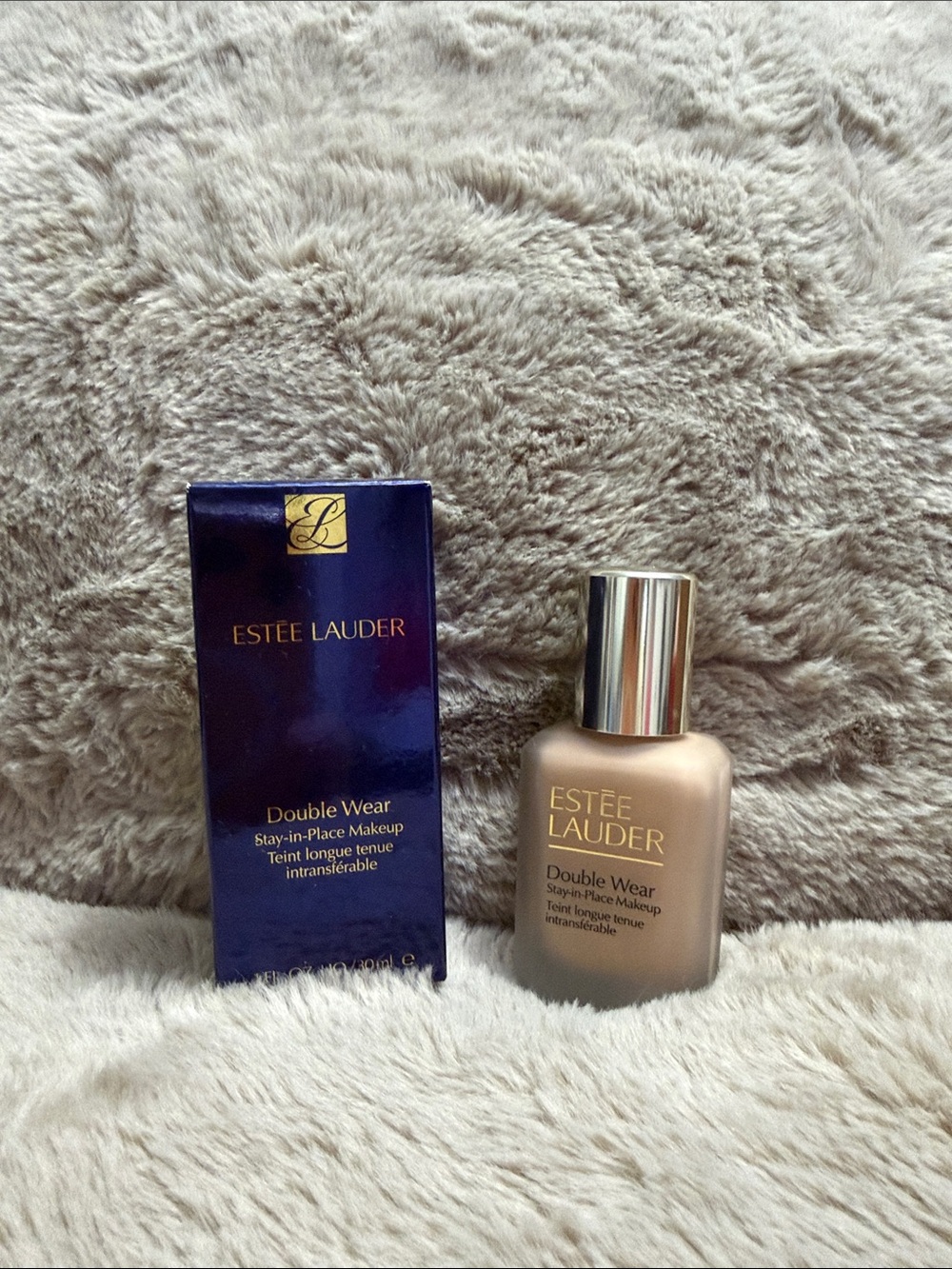 Estee Lauder Double Wear Foundation - Ivory Beige - Picture 2 of 2
